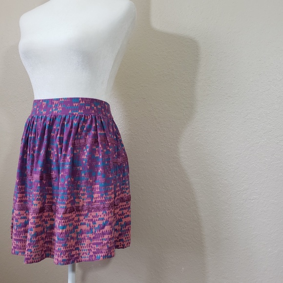 Old Khaki Geometric Print Ombre Short Skirt - Picture 2 of 8